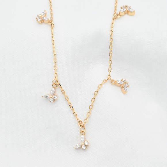 Maison Doreé Fly Necklace Gold Plated - Picture 2 of 9